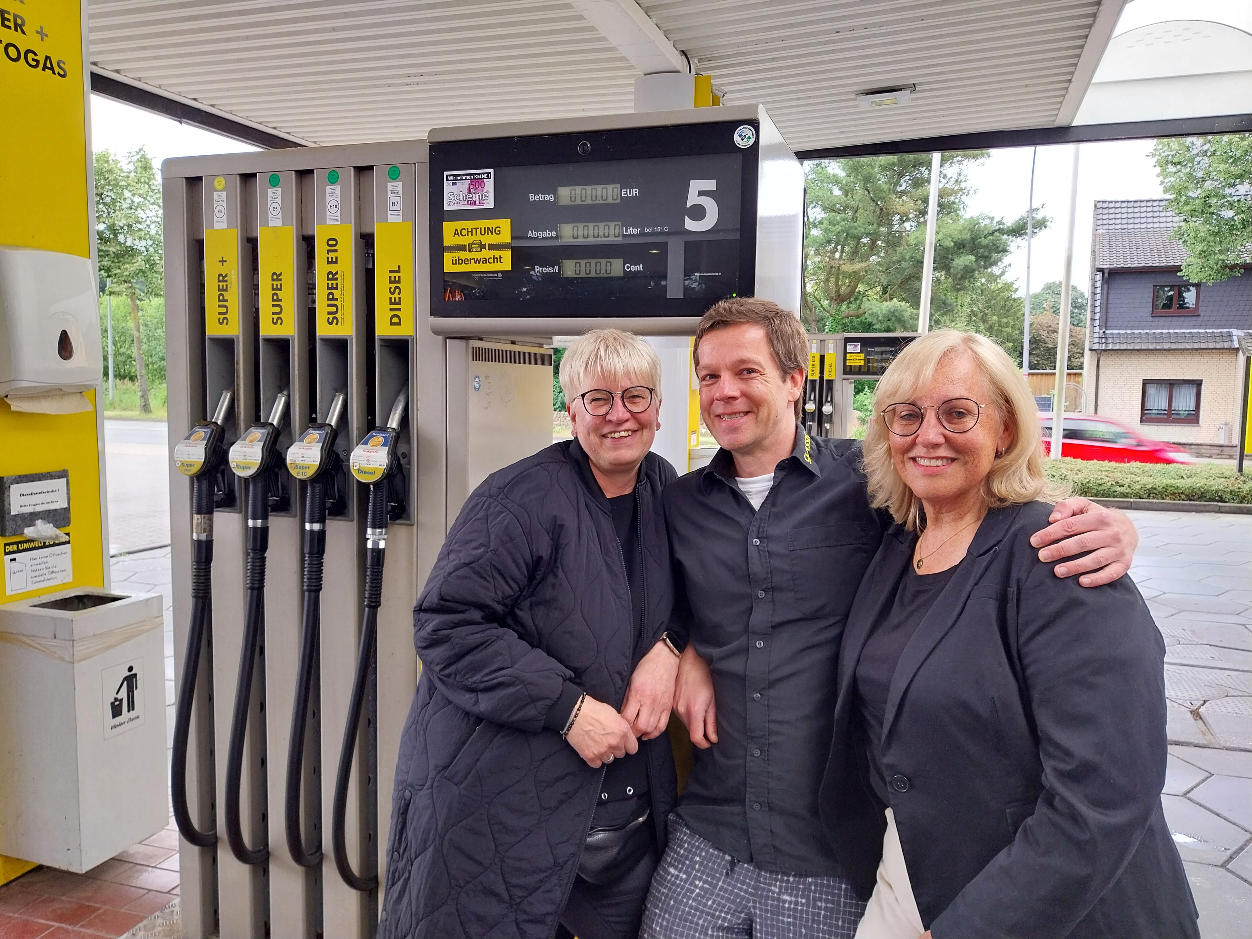 Read more about the article 3-fach Jubiläum auf unserer Tankstelle in Achim